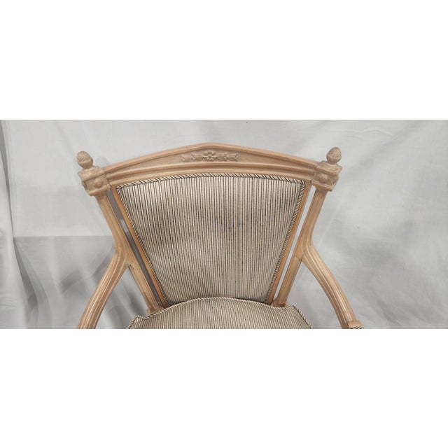 1980s French Louis XVI Directoire Fauteuil Armchairs – Neoclassical For Sale In Dallas - Image 6 of 7