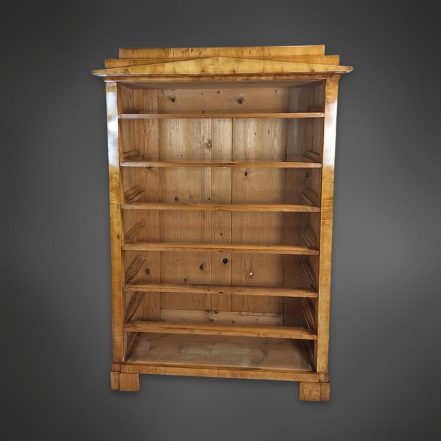 Wood Biedermeier Maple Veneer Pillared Chest of Drawers with Pointed Gable, Thuringia, 1820s For Sale - Image 7 of 11