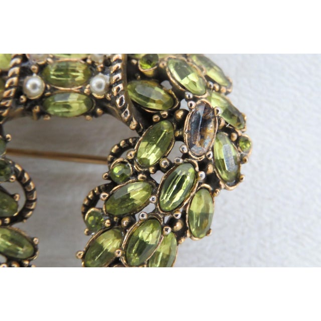 Green Hollycraft Floral Spring Series 1950s Metal Pin Brooch Green Rhinestones 5196b For Sale - Image 8 of 14