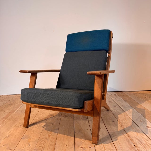GE-375 Lounge Chair by Hans Wegner for Getama For Sale - Image 9 of 9