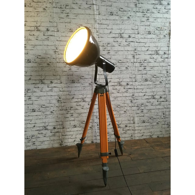 Black Vintage Industrial Enameled Tripod Reflector Lamp, 1950s For Sale - Image 8 of 10