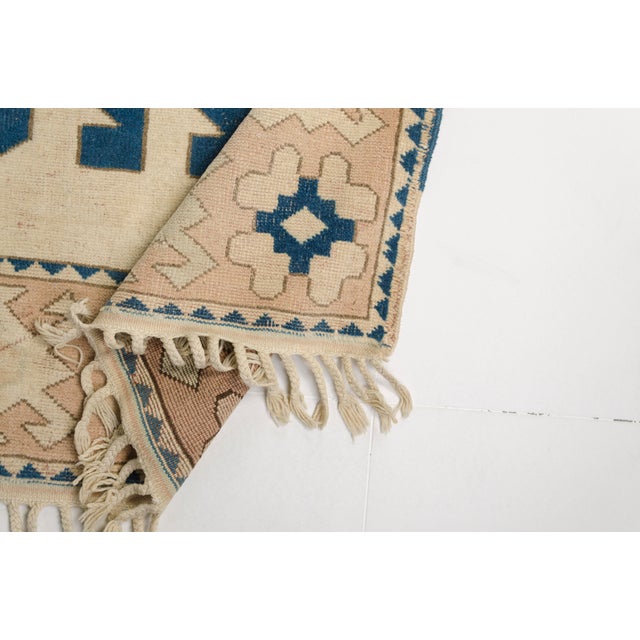 Textile Vintage Hand-Knotted Turkish Kilim Rug in Ivory and Indigo Blue For Sale - Image 7 of 11