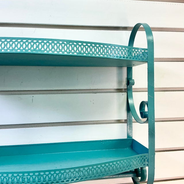1970s Vintage Boho Chic Atomic Style Metal Bathroom Wall-Mounted Shelf With Towel Bar. For Sale - Image 10 of 13