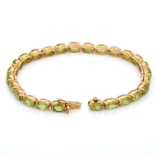 Art Deco 18k Yellow Gold 18.5ct Natural Oval Peridot Tennis Bracelet for Women For Sale - Image 3 of 10