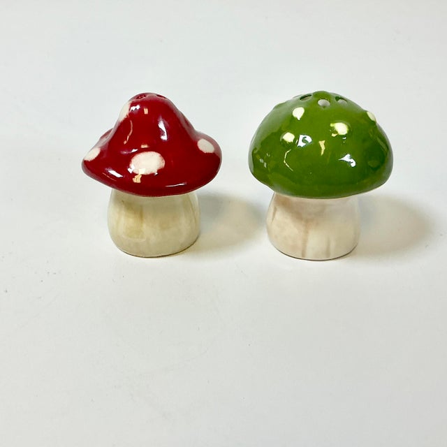 1940s 1940s Vintage Boho Chic Hollywood Regency Mushroom Salt & Pepper Shakers - A Pair. For Sale - Image 5 of 10