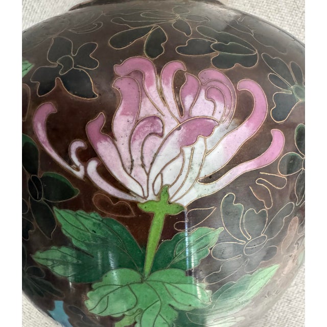 1950s Extra-Large Mid-Century Chinese Cloisonné Ginger Jar/Urn With Chrysanthemum and Plum Flowers For Sale - Image 5 of 9