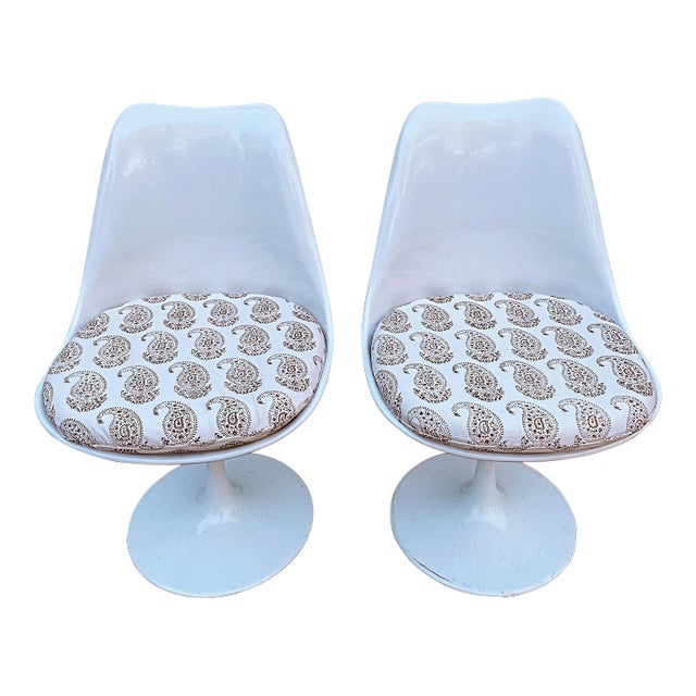 Pair of Saarinen Style Swivel Tulip Chairs With Les Indiennes Paisly Fabric Cushions For Sale