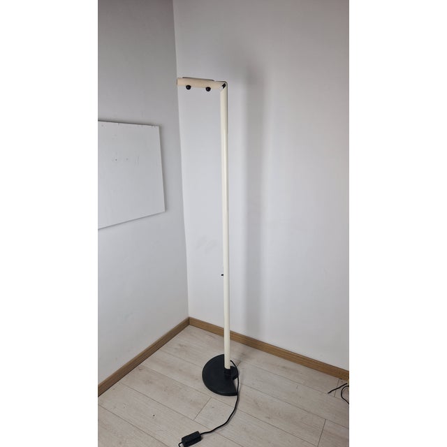Vintage Floor Lamp in White Metal by Gianfranco Frattini for Luci, 1970s, in Very Good conditions. Designed 1970 to 1979...