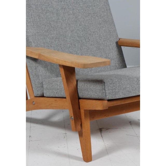 Lounge Chair Model GE-375 attributed to Hans J. Wegner for Getama, 1960s For Sale - Image 4 of 10