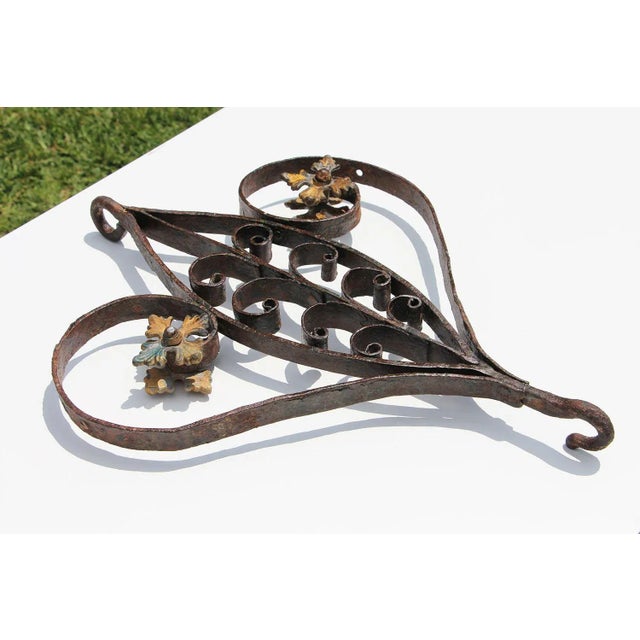 18th Century Baroque Heart Handcrafted Wrought Iron Ornament With Gold Leaf For Sale - Image 4 of 10