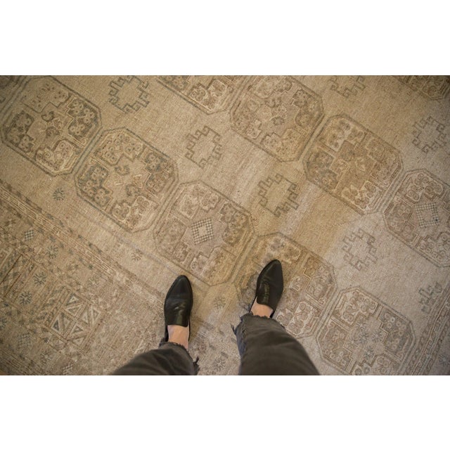 :: Triple column elephant footprint geometric gul design motif with inner minor buffer hook-and-latch outline minor...