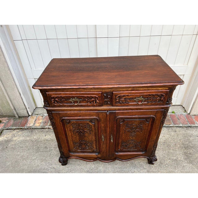 Antique French Louis XV Buffet Sideboard Cabinet Carved Oak Server C1920 For Sale - Image 4 of 18