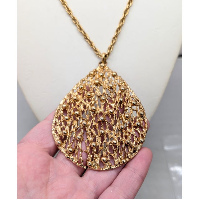Gold Vintage 1970s Signed Napier Brutalist Goldtone Tear Drop Shaped Pendant Necklace For Sale - Image 8 of 8