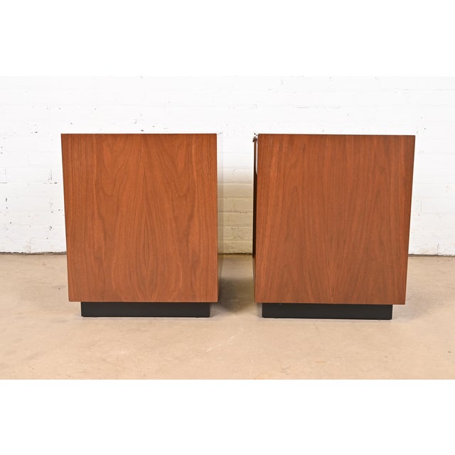 John Kapel for Glenn of California Sculpted Walnut and Black Lacquered Nightstands, Newly Refinished For Sale - Image 11 of 12