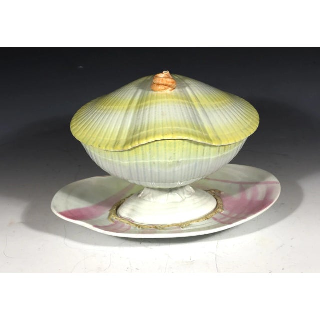 English Wedgwood Pearlware Nautilus Sauce Tureen, Cover and Stand in Yellow and Pink Circa 1800–1815 For Sale - Image 3 of 10