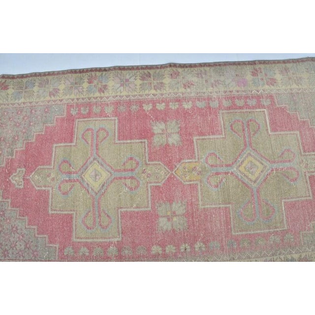 1960s Vintage Anatolian Oushak Rug For Sale - Image 5 of 10