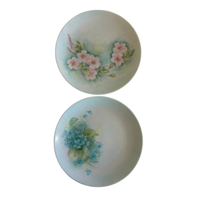 Vintage Hand-Painted Floral Plates Signed by Artist – Set of 2 For Sale