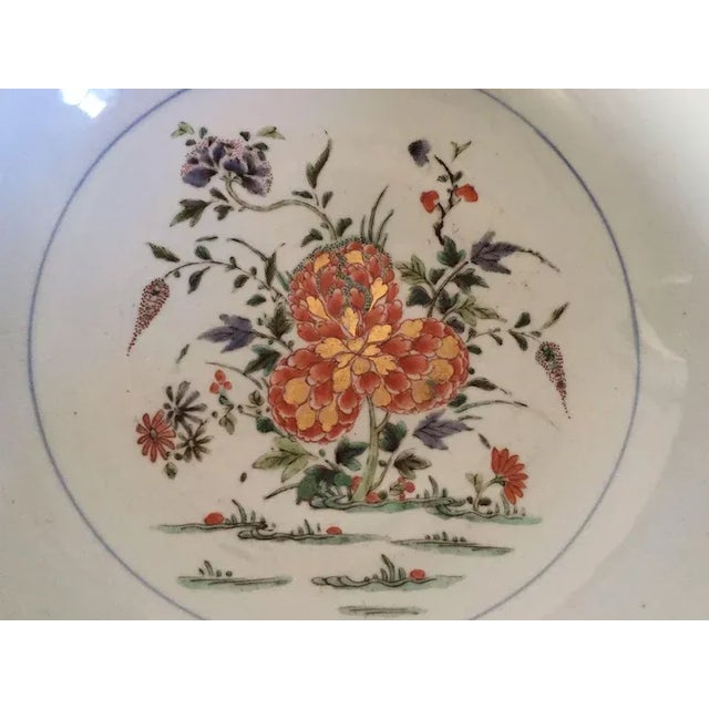 Early 18th Century Chinese Kangxi Porcelain Punch Bowl in Famille Vert Palette For Sale In New York - Image 6 of 11