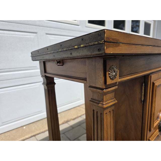 Vintage 1960's Thomasville Mid-Century neoclassical style server/flip top bar. Beautiful original wood finish with ormolu...