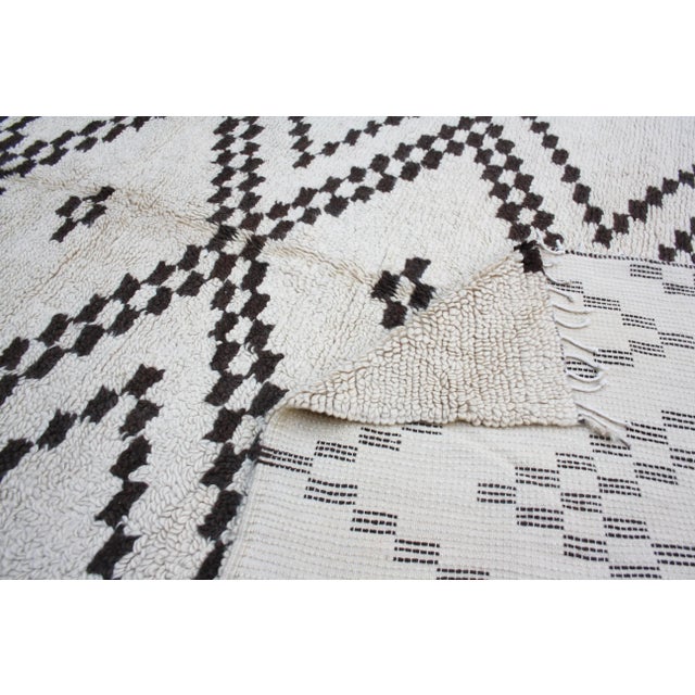 Mid 20th Century Vintage Moroccan Rug - 8'5'' X 6'3'' For Sale In New York - Image 6 of 9