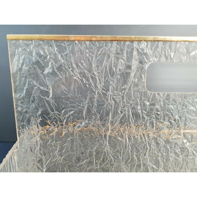 1960s Vintage Magazine Rack in Acrylic Glass and Brass, 1960s For Sale - Image 5 of 8