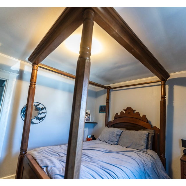 19th Century Texas Biedermeier High-Tester Bed | Galveston Origin | Solid Walnut | 170-Year Provenance | Antique Double/Full For Sale - Image 4 of 15