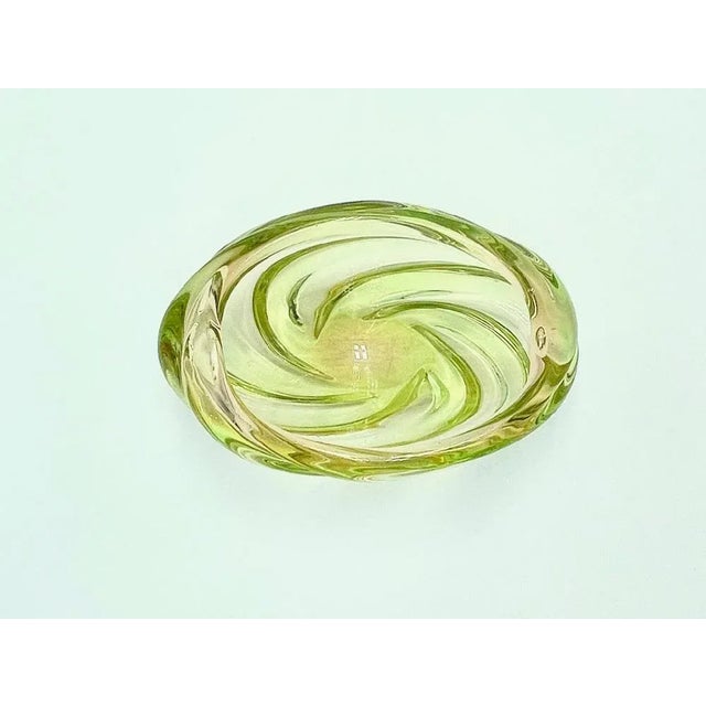 Mid-Century Modern Andromeda Bowl No 5637 attributed to Jaroslav Beránek for Skrdlovice, 1960s For Sale - Image 3 of 6