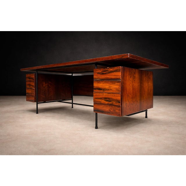 Brown Brazilian Modern Six-Drawer Rosewood & Iron Desk by Geraldo De Barros, Brazil, 1950s For Sale - Image 8 of 15