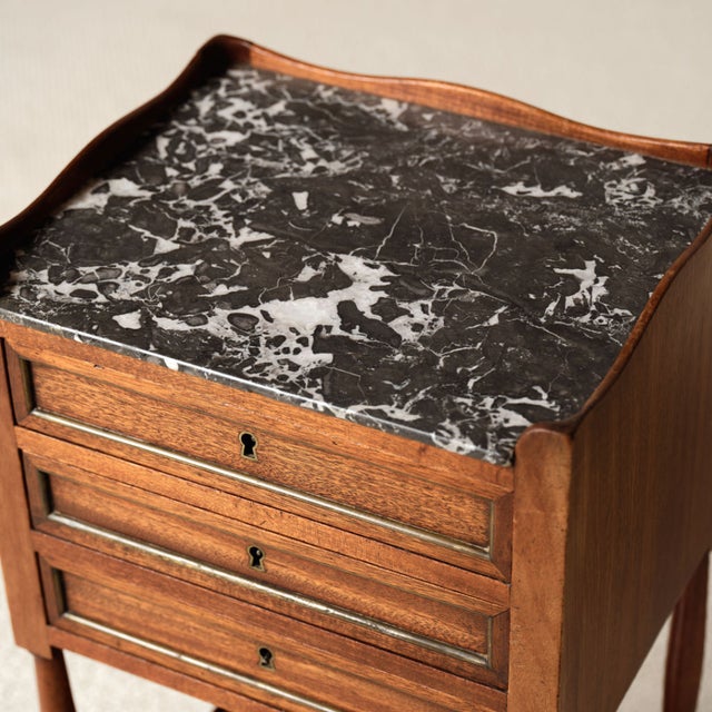 French 18th Century French Louis XVI Mahogany Bedside Table For Sale - Image 3 of 8