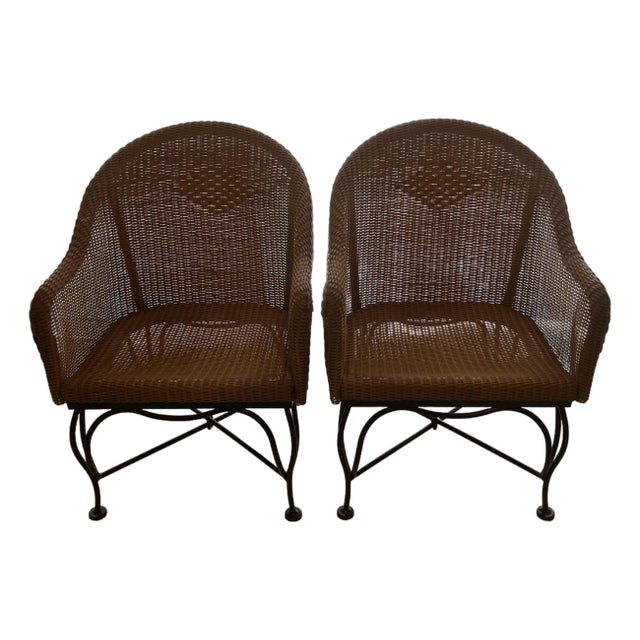 Pair of Wicker Lloyd Flanders Chairs With Black Metal Frames For Sale