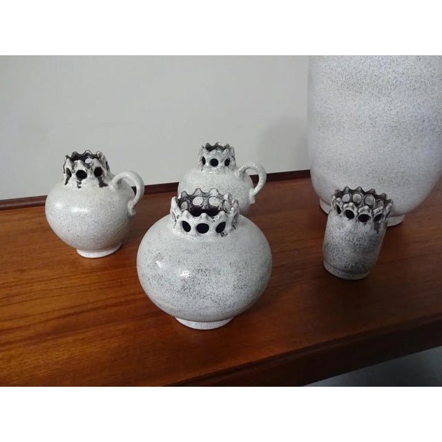 Vintage White Ceramic Vases by Hans Welling for Ceramano, 1960s, Set of 5 For Sale - Image 6 of 18