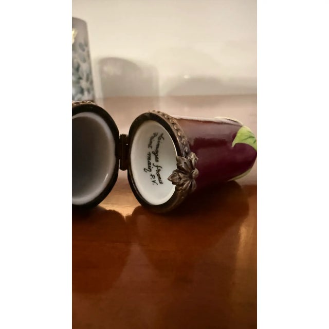 Late 20th Century Hand-Painted Limoges Porcelain Eggplant Trinket Box – French Peint Main Hinged Box For Sale In Boston - Image 6 of 6