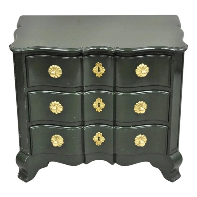 Vintage French Country Provincial Green Lacquer 3 Drawer Nightstand by Roundtree For Sale