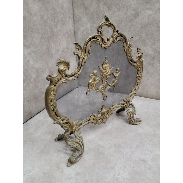 Antique Louis Style French Brass Cherub and Floral Free Standing Fire Screen For Sale In Chicago - Image 6 of 10