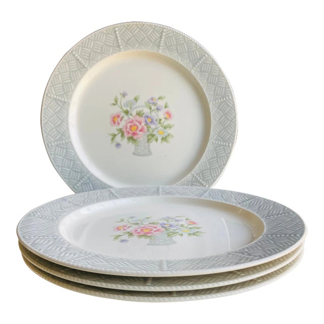 Vintage Yamaka " Flowers With Basket" Pattern Dinner Plates- Set of 4 For Sale