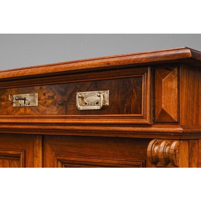 Late 19th Century Gründerzeit Vertiko in Walnut For Sale - Image 18 of 18