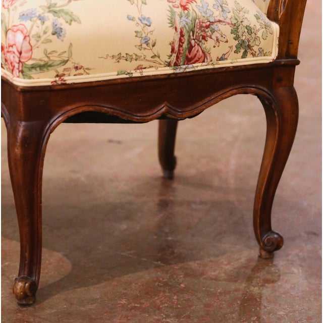 Wood Pair 19th Century French Louis XV Walnut Side Chairs With Provençal Upholstery For Sale - Image 7 of 9