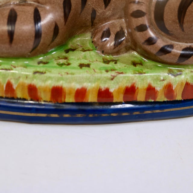 Tan Vintage Staffordshire Recumbent Cat Mantle Statue Figurine Left Facing For Sale - Image 8 of 12