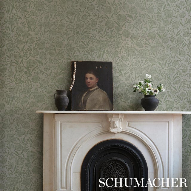 2020s Sample - Schumacher Chrysanthemum Sisal Wallcovering In Willow For Sale - Image 5 of 6