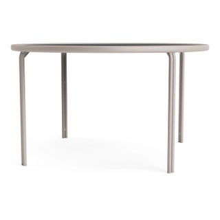 Brown Jordan Kantan Aluminum 48" Round Dining Table, Dove frame For Sale