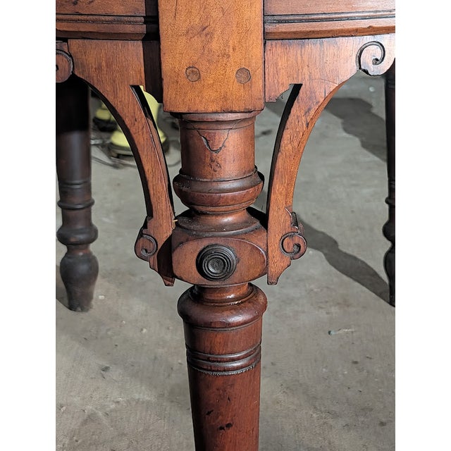 Georgian-Style Mahogany Tripod Pedestal Table For Sale - Image 14 of 15