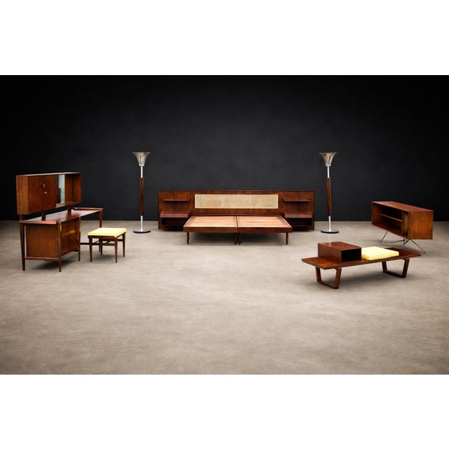 Brazilian Modern Dresser With Stool in Rosewood, Carlo Hauner for Forma, 1950s For Sale - Image 9 of 16