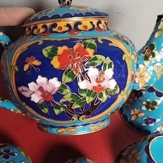 Vintage Cloisonné Enamel Tea Set – Teapot & 4 Cups, Floral Motif, Turquoise Ground For Sale In Los Angeles - Image 6 of 9