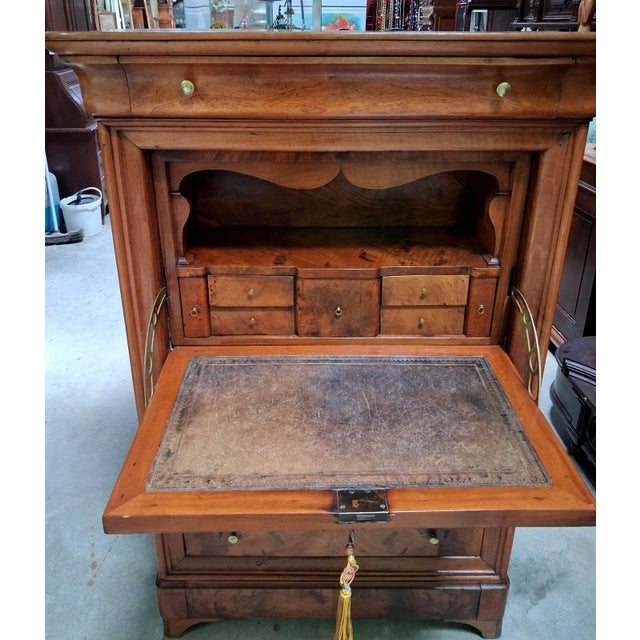 19th Century Louis Philippe Secretary Desk in Walnut For Sale - Image 3 of 7