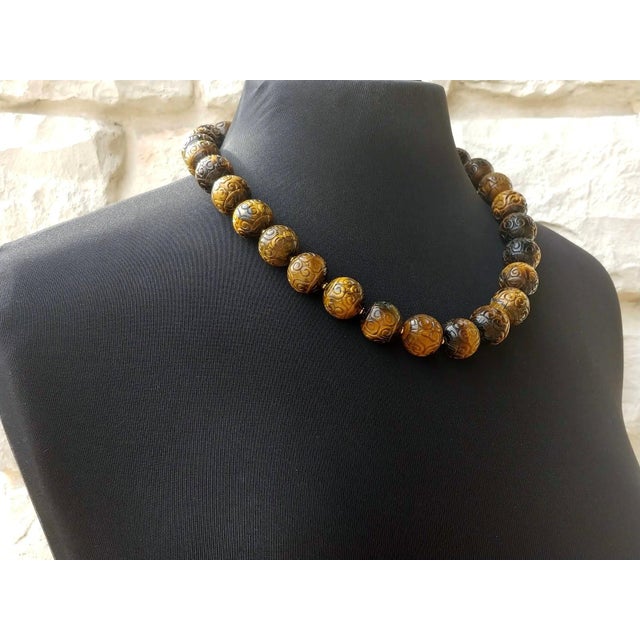 1980s Vintage Carved Tiger's Eye Necklace, Large Carved Natural Tiger Eye Beads, Sterling Silver Gold-Plated Clasp, Statement Necklace For Sale - Image 5 of 9