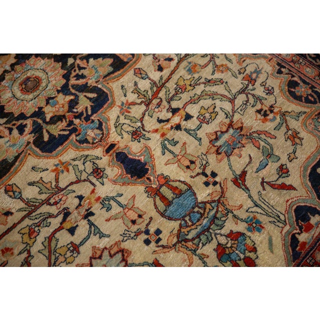 1910s 1910s Antique Persian Farahan Sarouk Scalloped Medallion Wool Rug For Sale - Image 5 of 11