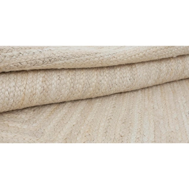 Black Scallop Edge With Solid White Jute Rug 2.5x8 Ft. For Sale - Image 9 of 12