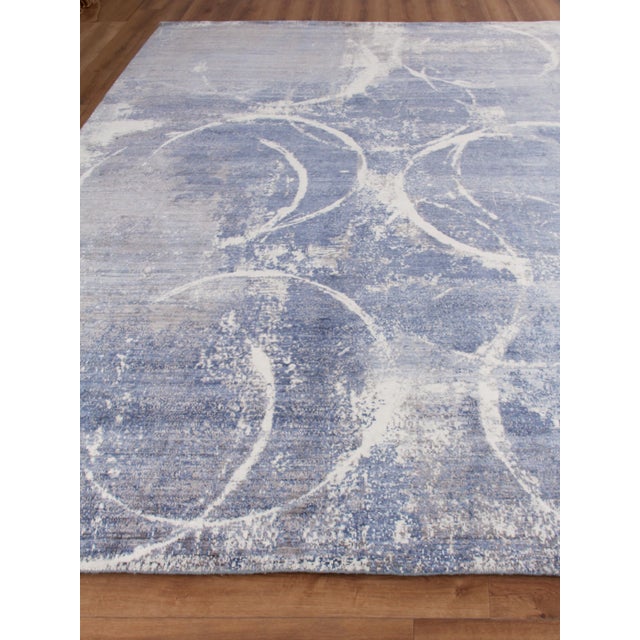 Transitional Exquisite Rugs Fine Pure Silk Hand-Knotted Silk Blue/Gray/Ivory Rug-9'X12' For Sale - Image 3 of 8