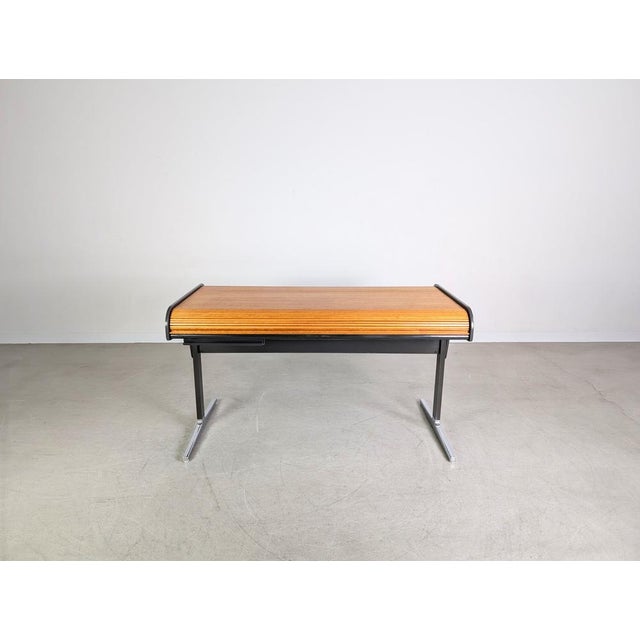 We are offering a beautiful Herman Miller rolltop desk from the 1970s for sale. Designed by George Nelson, it is now...