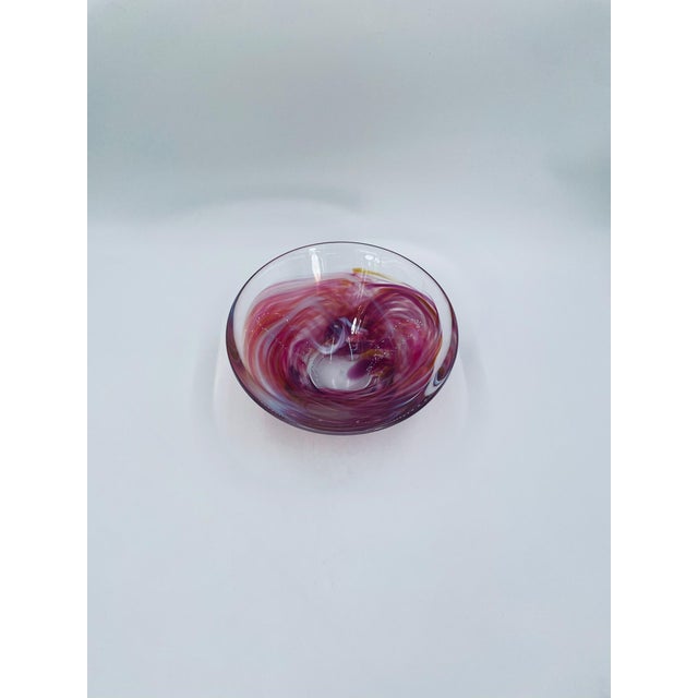 An artistic bowl from the Swedish manufacturer Kosta Boda, from the 1980s/1990s, from the Tempera series designed by...